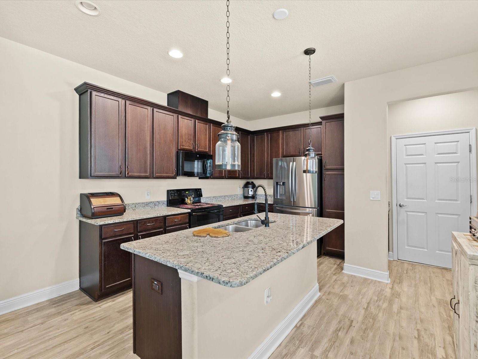 450 HARBOR SPRINGS DR, PALM HARBOR, FL — photo 7