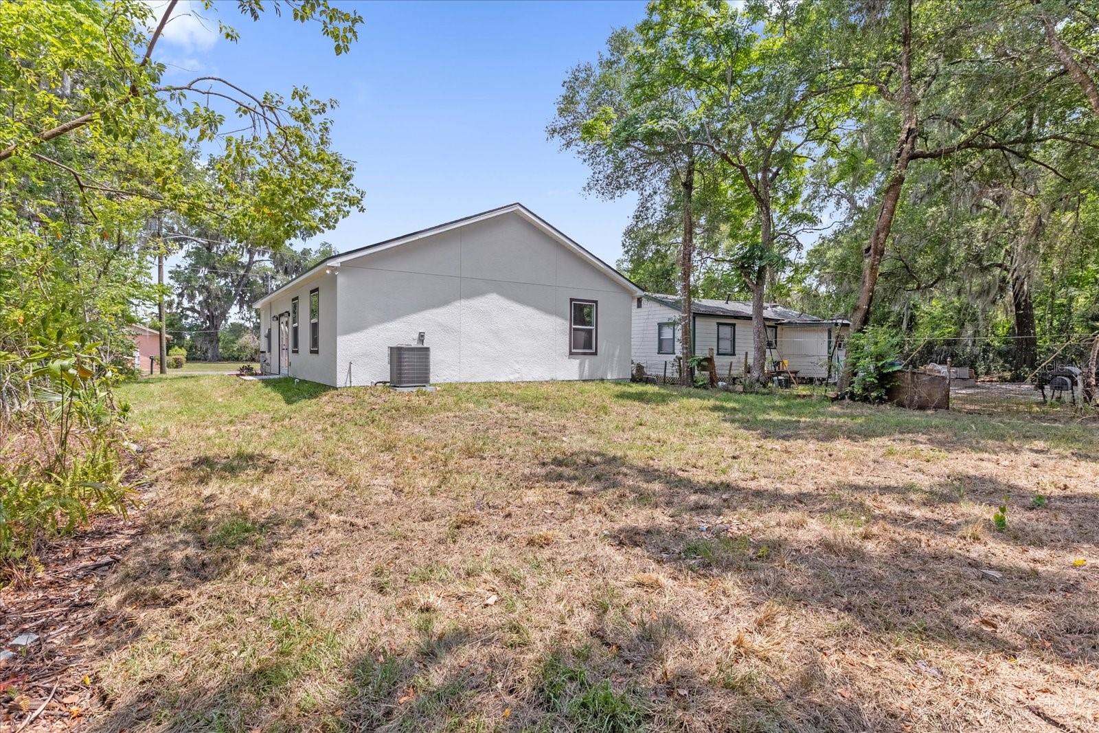 1126 S THOMPSON AVE, DELAND, FL — photo 25