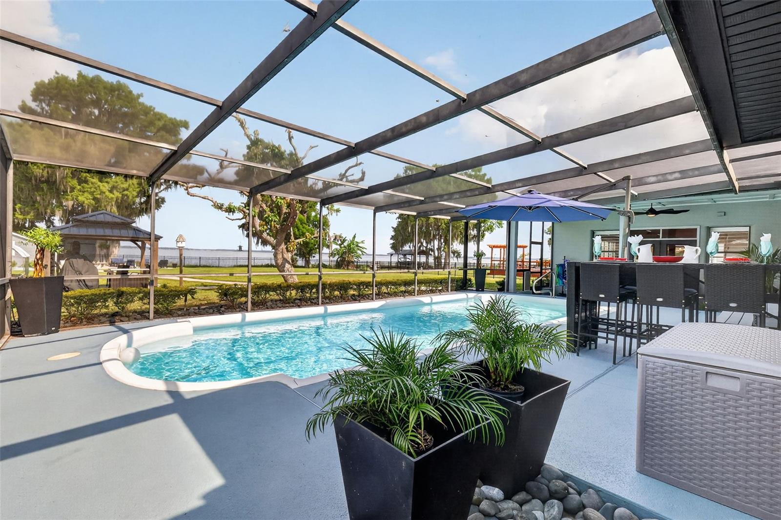 32739 LAKE EUSTIS DR, TAVARES, FL