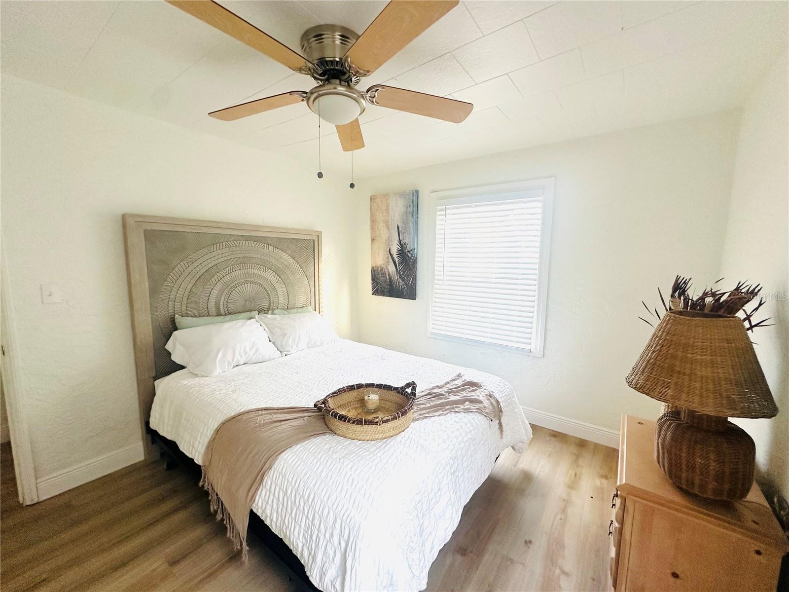 4811 EMERSON AVE S, ST PETERSBURG, FL — photo 2