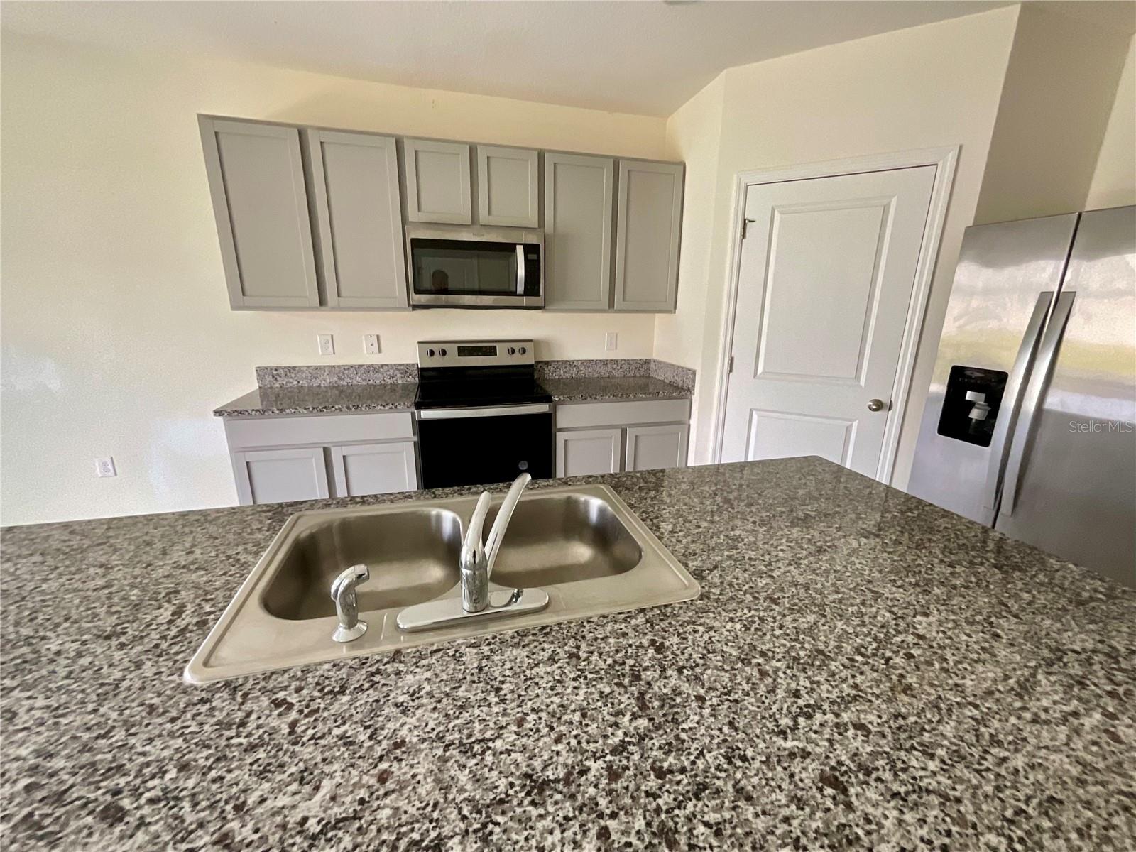 33409 FIELD MAPLE LOOP, WESLEY CHAPEL, FL — photo 4