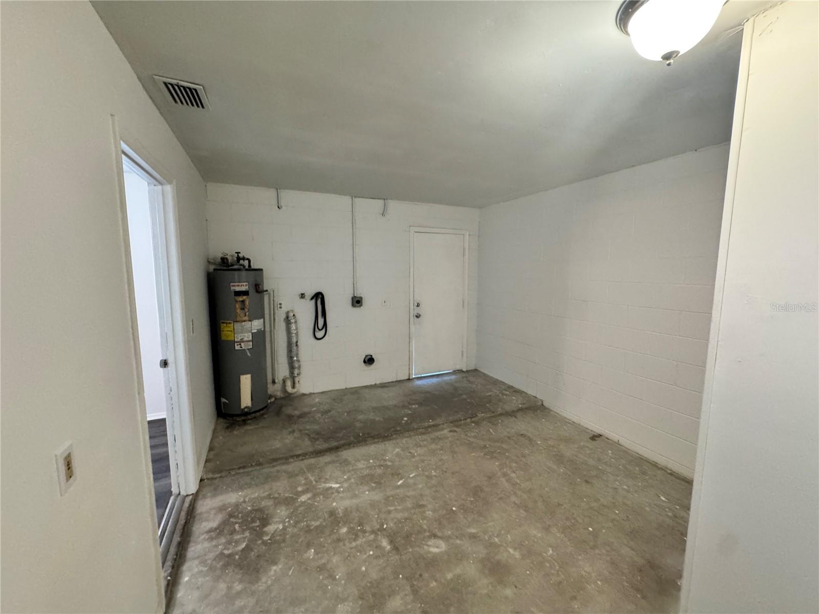 316 E PRIMROSE LN, LADY LAKE, FL — photo 13