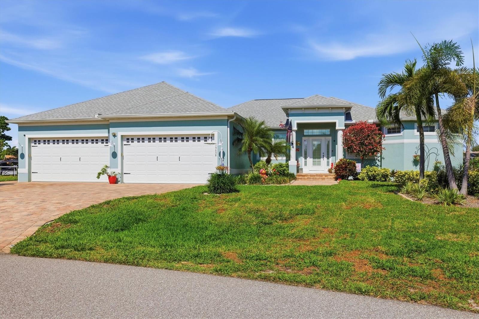 15658 APPLEWHITE CIR, PORT CHARLOTTE, FL