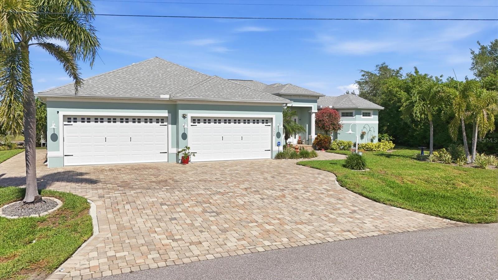 15658 APPLEWHITE CIR, PORT CHARLOTTE, FL — photo 5