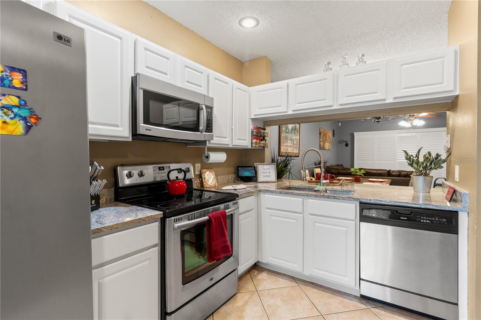 8635 HUNTERS KEY CIR, TAMPA, FL — photo 4
