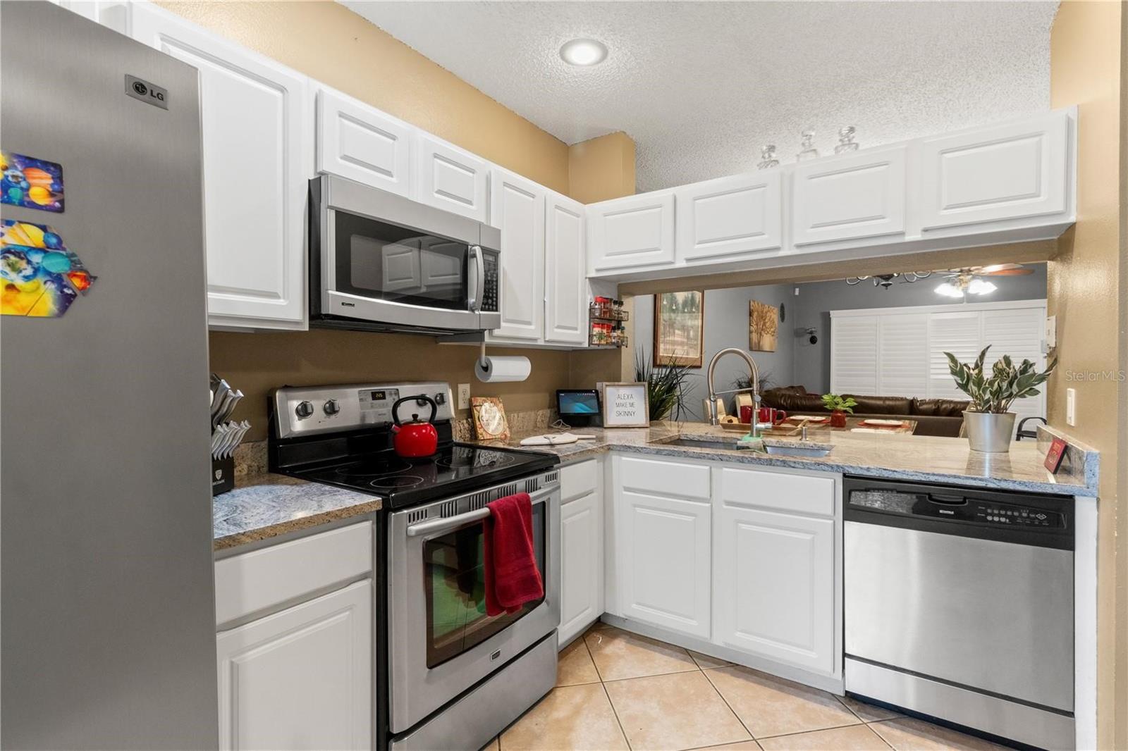 8635 HUNTERS KEY CIR, TAMPA, FL — photo 13