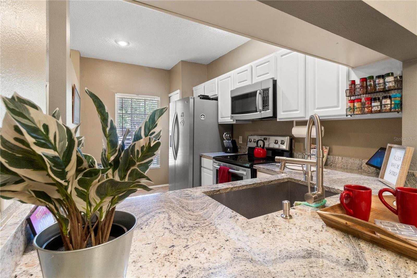 8635 HUNTERS KEY CIR, TAMPA, FL — photo 14