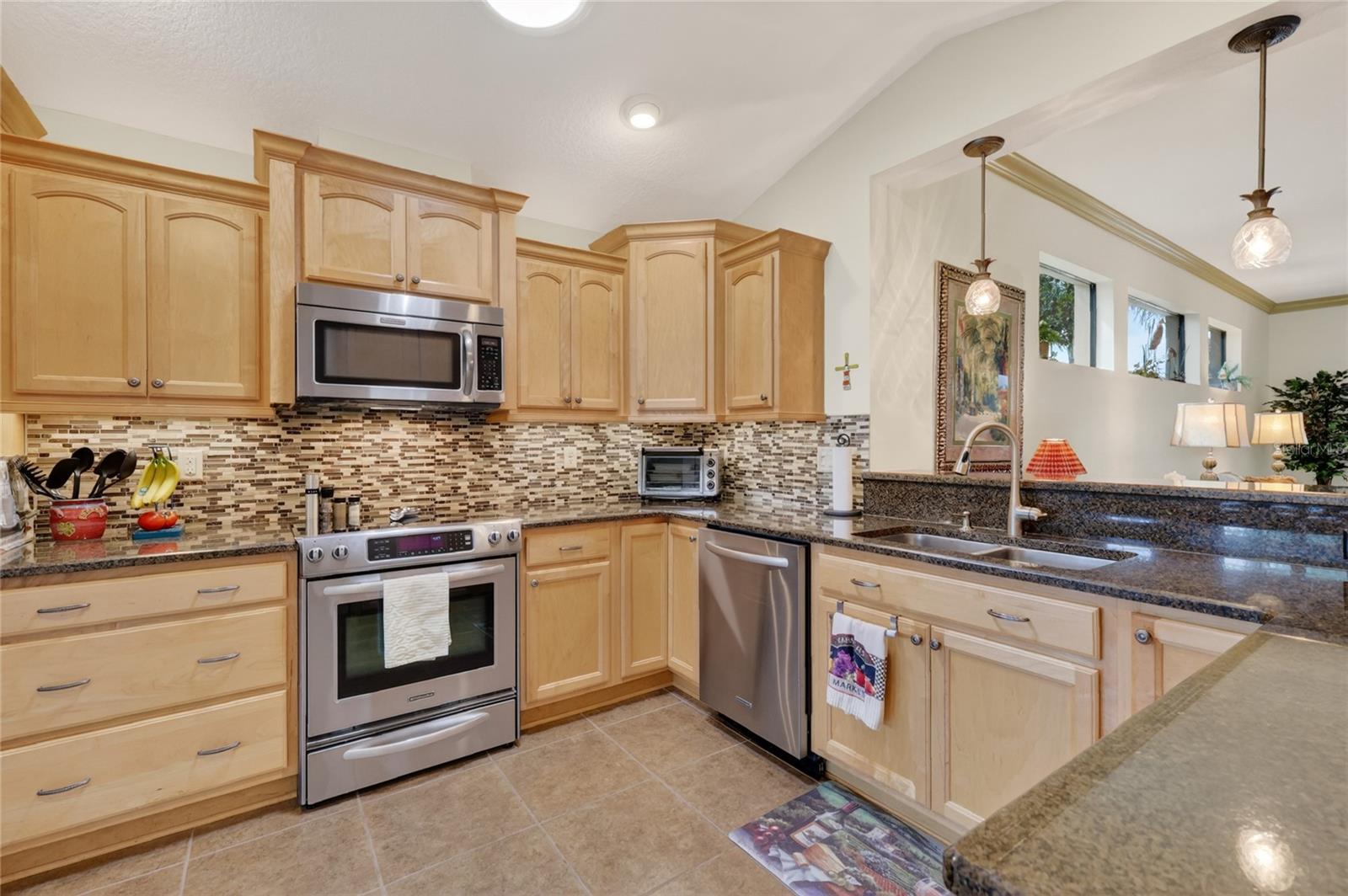 2327 WAKEFIELD WAY, MOUNT DORA, FL — photo 15