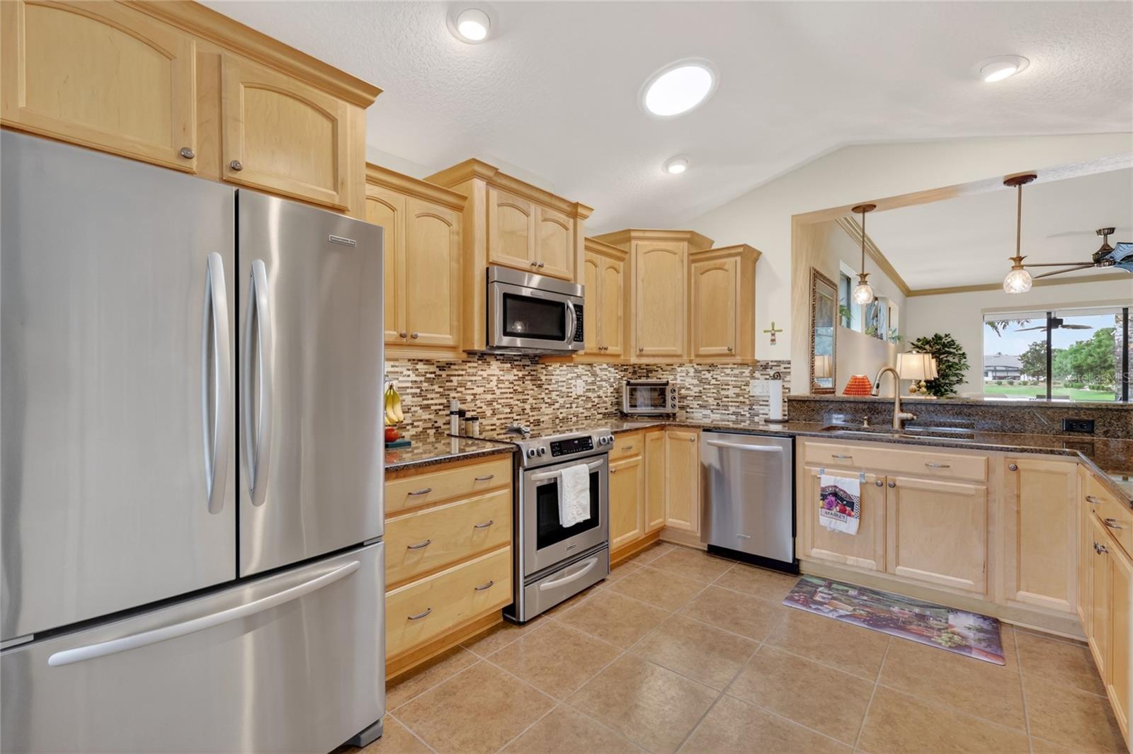 2327 WAKEFIELD WAY, MOUNT DORA, FL — photo 17
