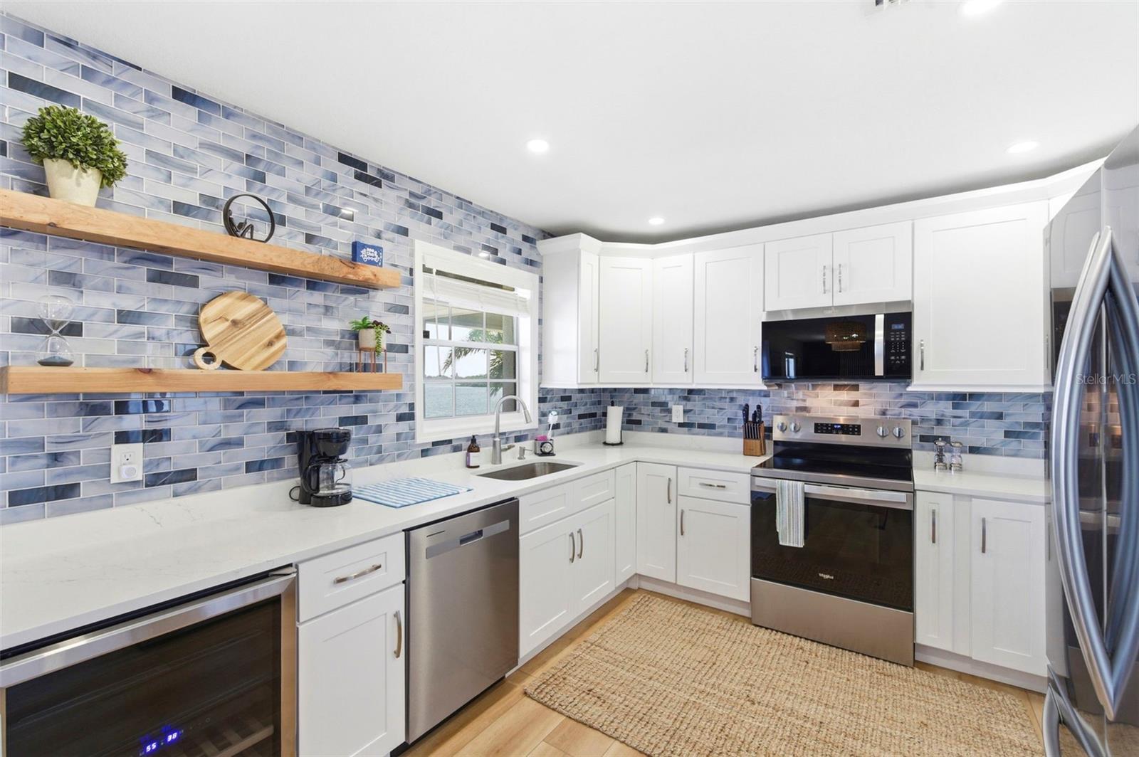 201 POMPANO DR SE #C furnished, ST PETERSBURG, FL — photo 5