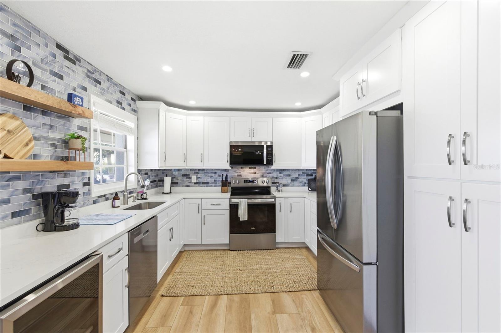 201 POMPANO DR SE #C furnished, ST PETERSBURG, FL — photo 6
