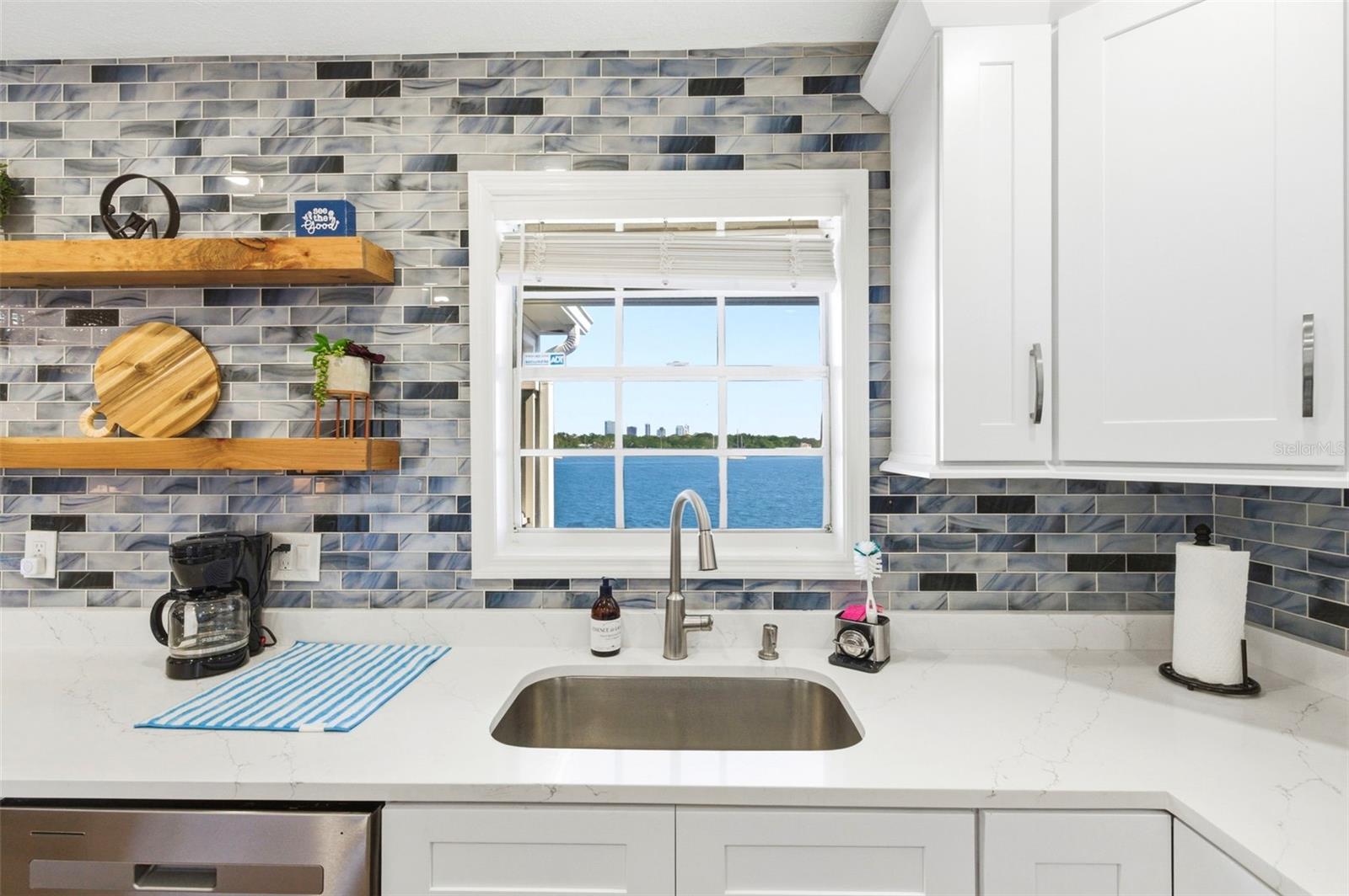 201 POMPANO DR SE #C furnished, ST PETERSBURG, FL — photo 8