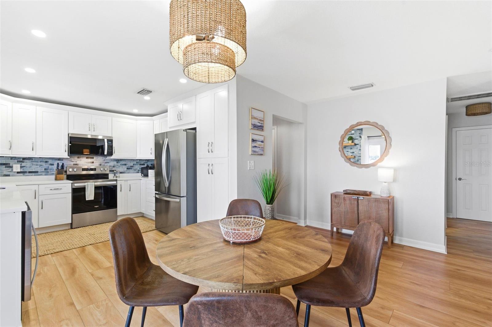 201 POMPANO DR SE #C furnished, ST PETERSBURG, FL — photo 14