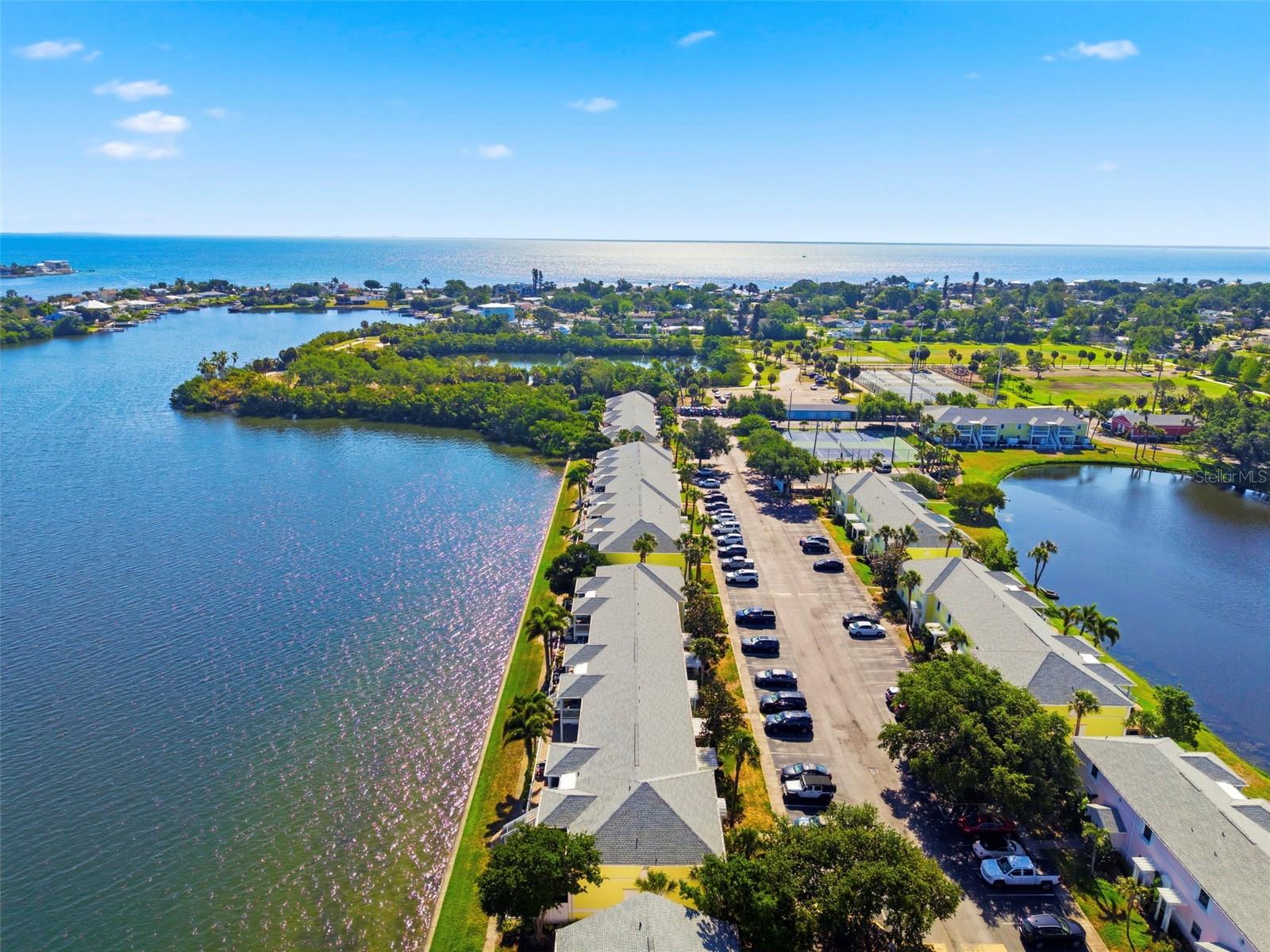 201 POMPANO DR SE #C furnished, ST PETERSBURG, FL — photo 54