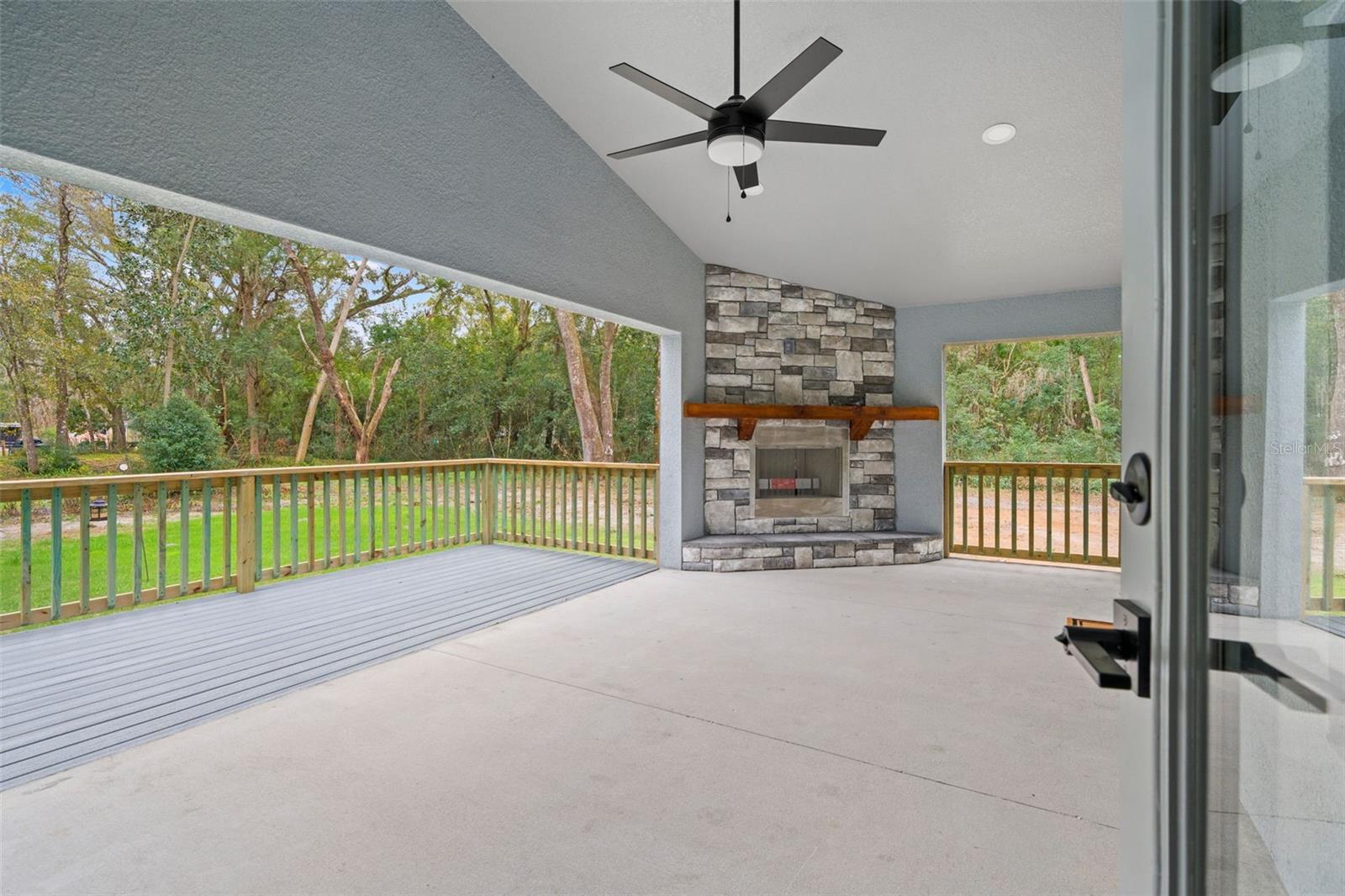 478 LINCOLN AVE, BROOKSVILLE, FL — photo 2