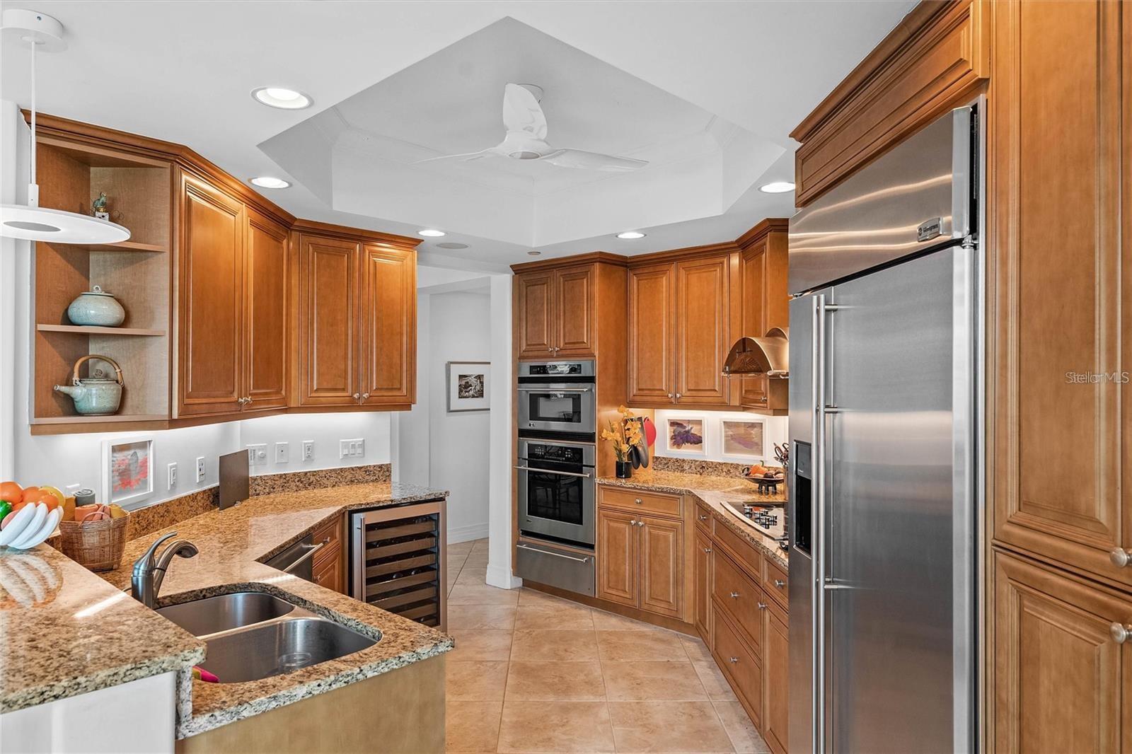 400 BEACH DR NE #401, ST PETERSBURG, FL — photo 14