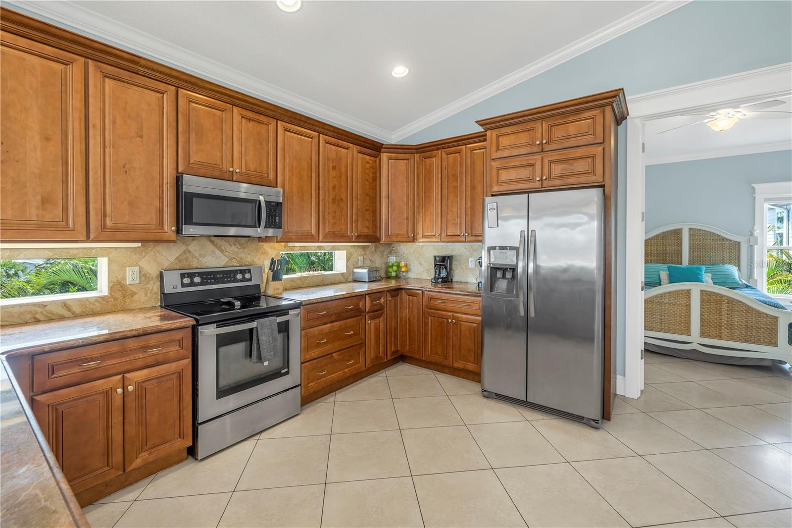 105 4TH ST S, BRADENTON BEACH, FL — photo 10