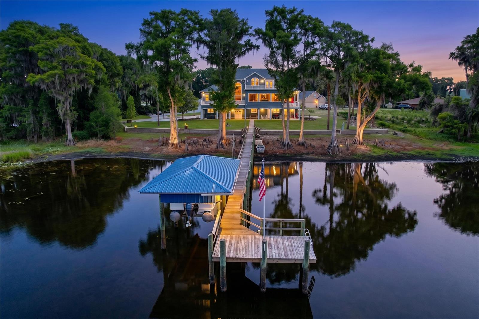 1360 S WATERVIEW DR, INVERNESS, FL