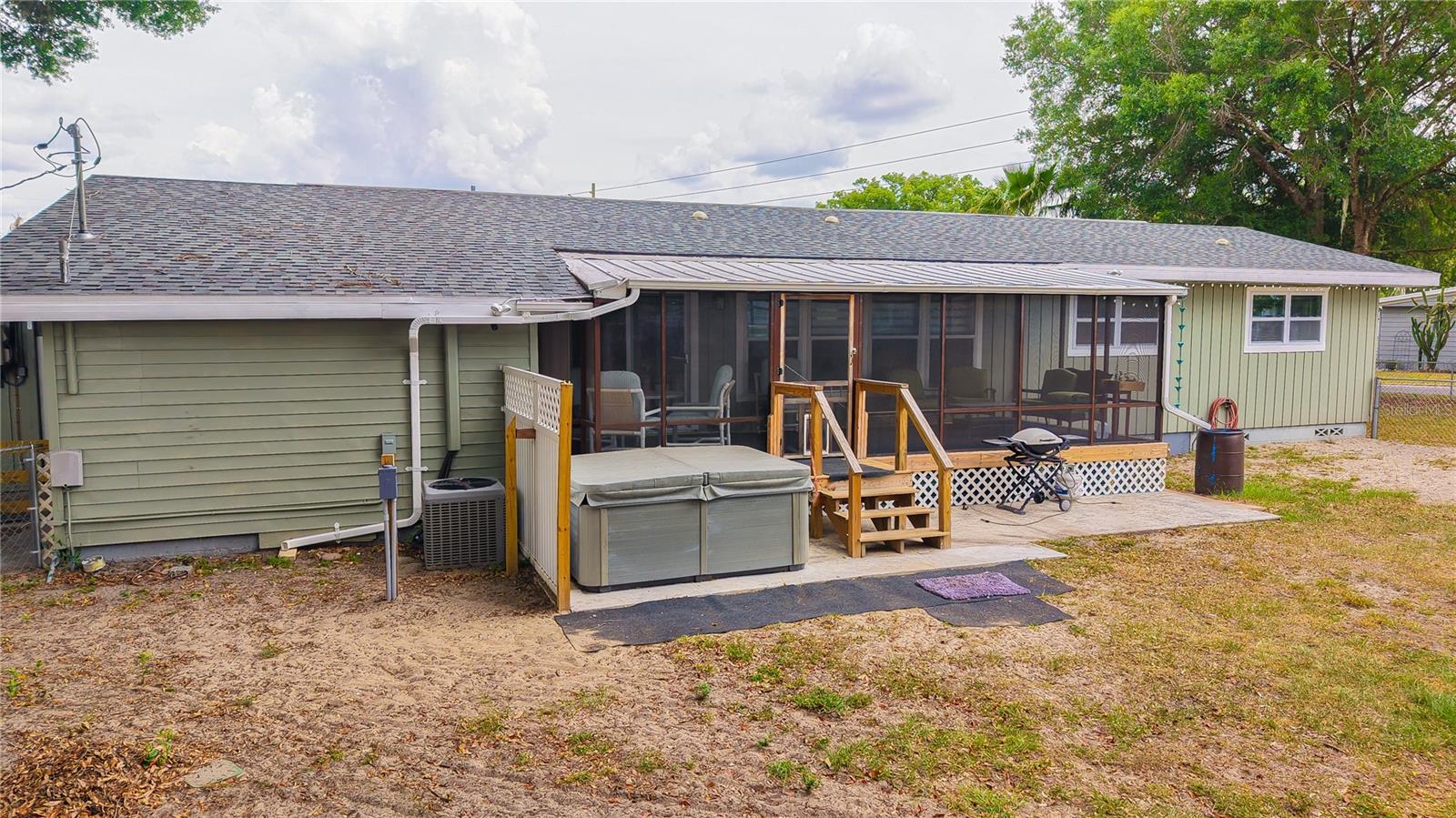 5233 HILL DR, ZEPHYRHILLS, FL — photo 2