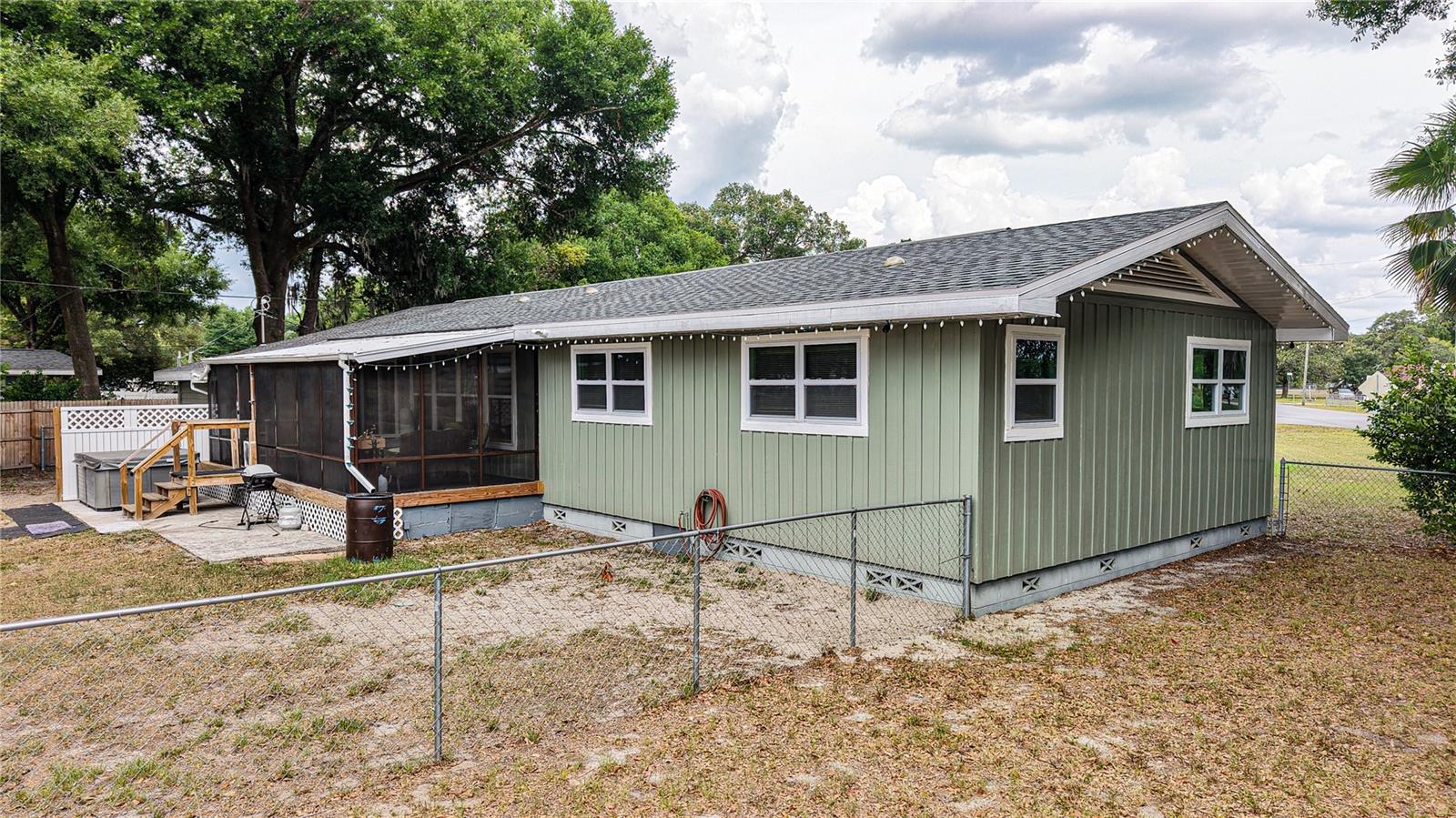 5233 HILL DR, ZEPHYRHILLS, FL — photo 47