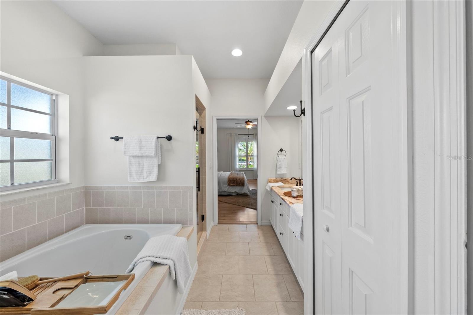 350 47TH AVE N, ST PETERSBURG, FL — photo 24
