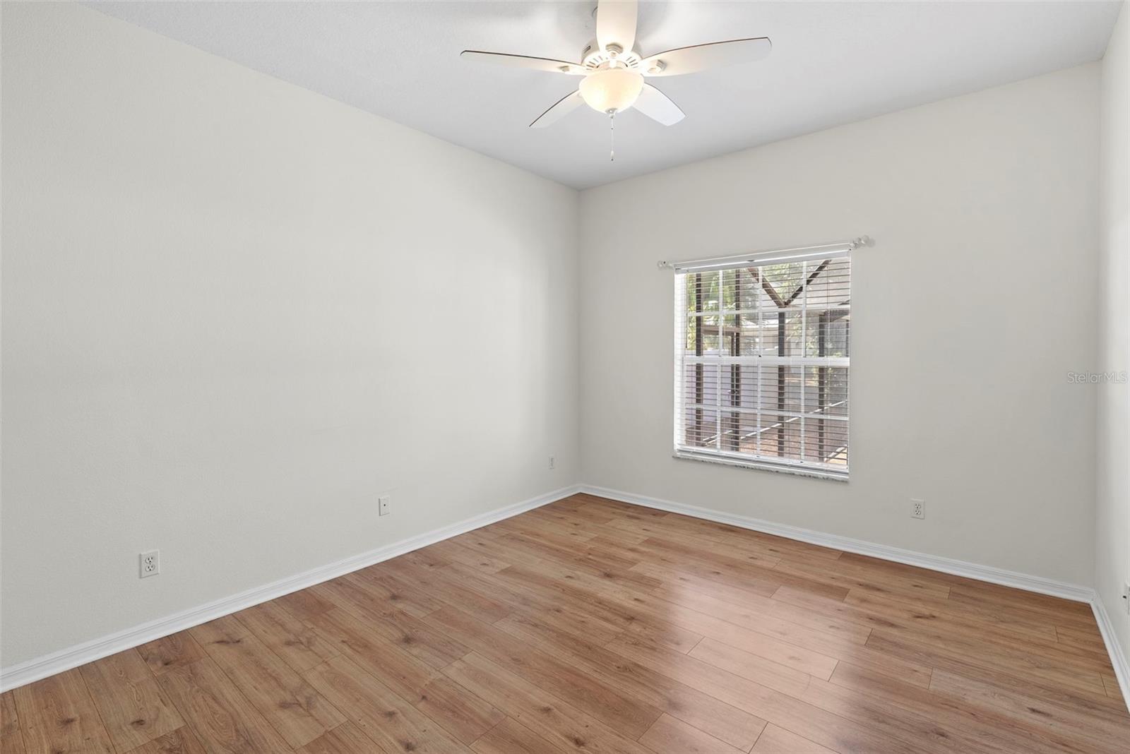 350 47TH AVE N, ST PETERSBURG, FL — photo 32