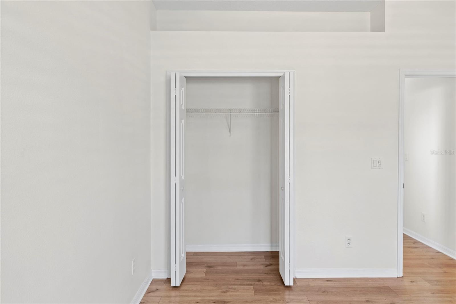 350 47TH AVE N, ST PETERSBURG, FL — photo 39