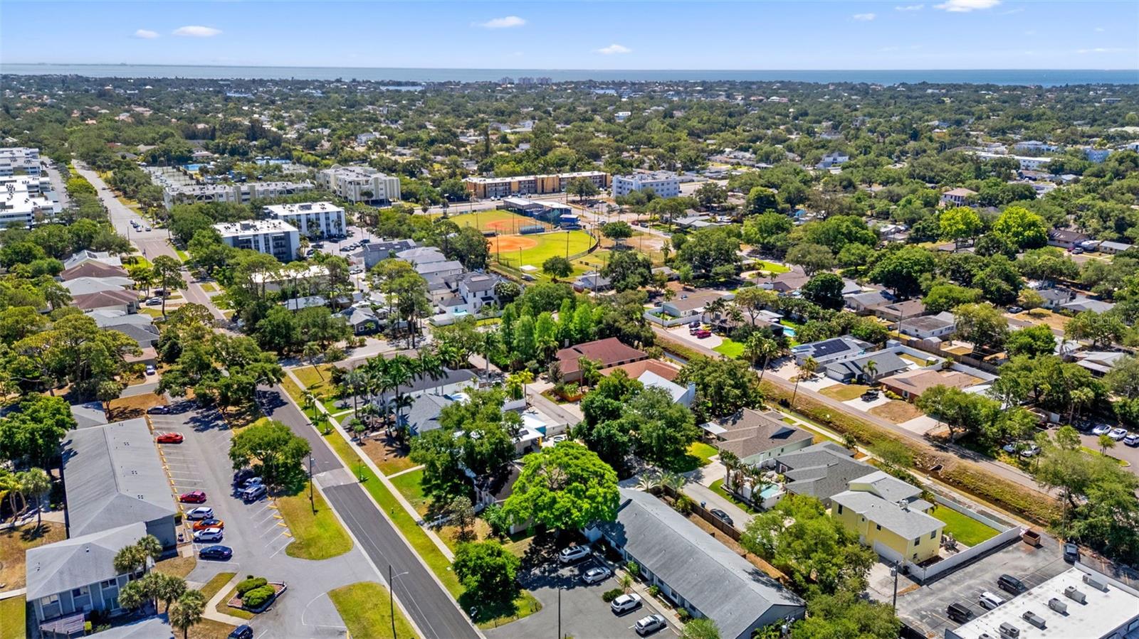 350 47TH AVE N, ST PETERSBURG, FL — photo 63