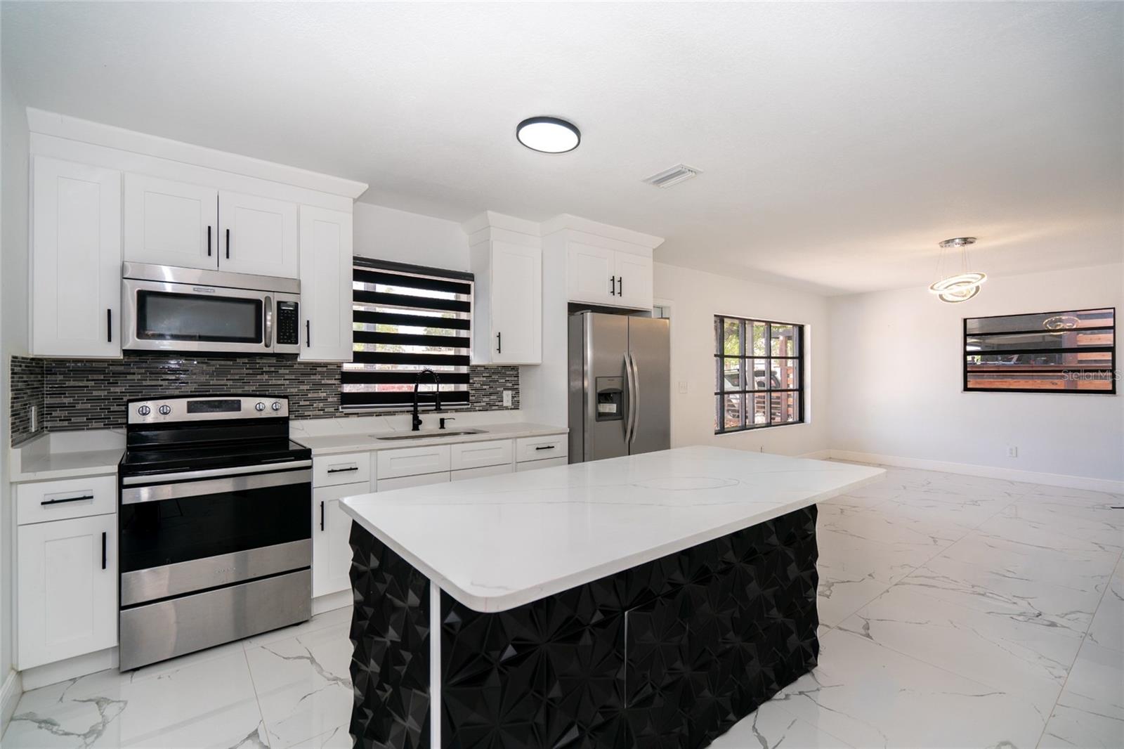 6403 AMUNDSON ST, TAMPA, FL — photo 3
