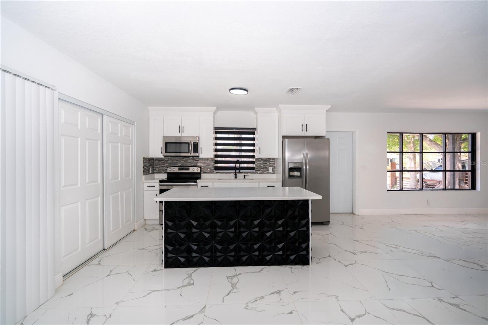 6403 AMUNDSON ST, TAMPA, FL — photo 4