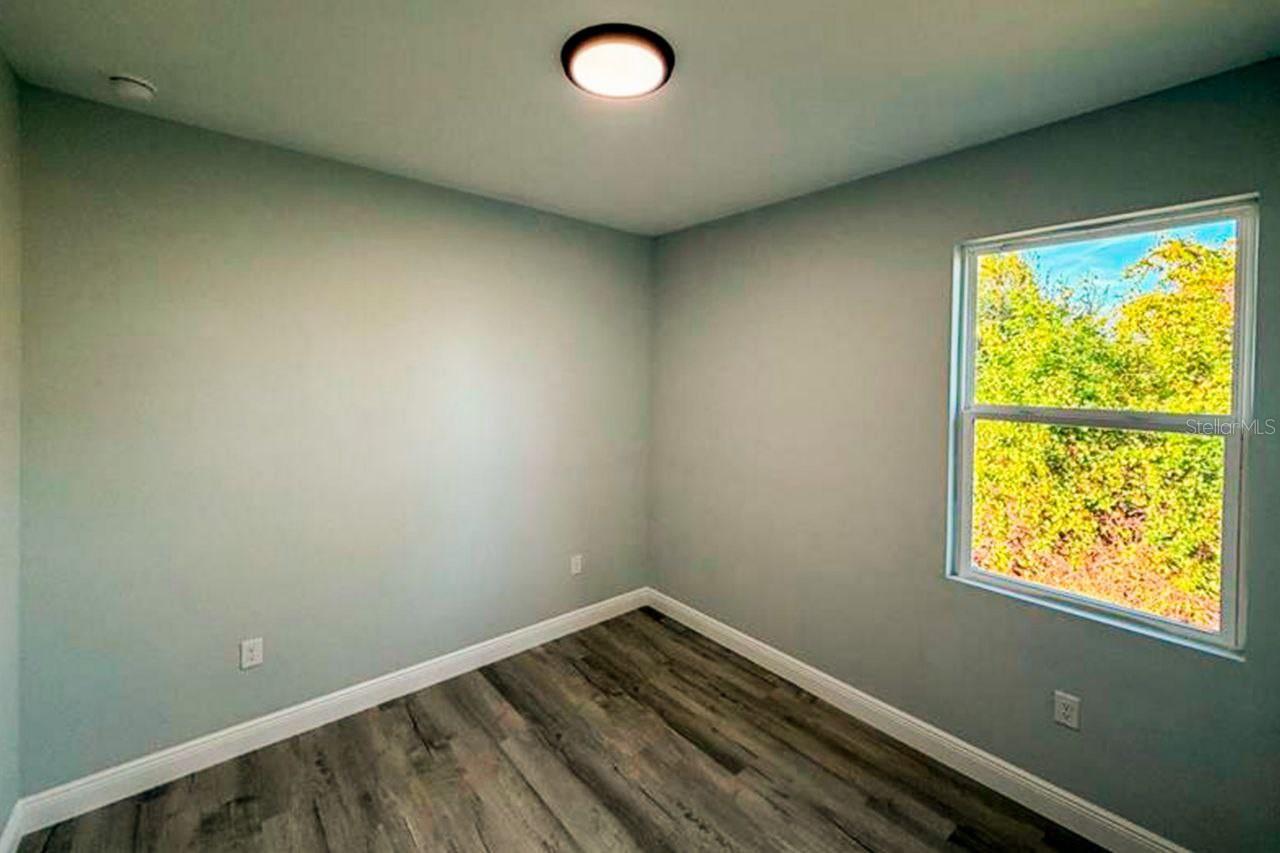 18423 ELGIN AVE, PORT CHARLOTTE, FL — photo 3