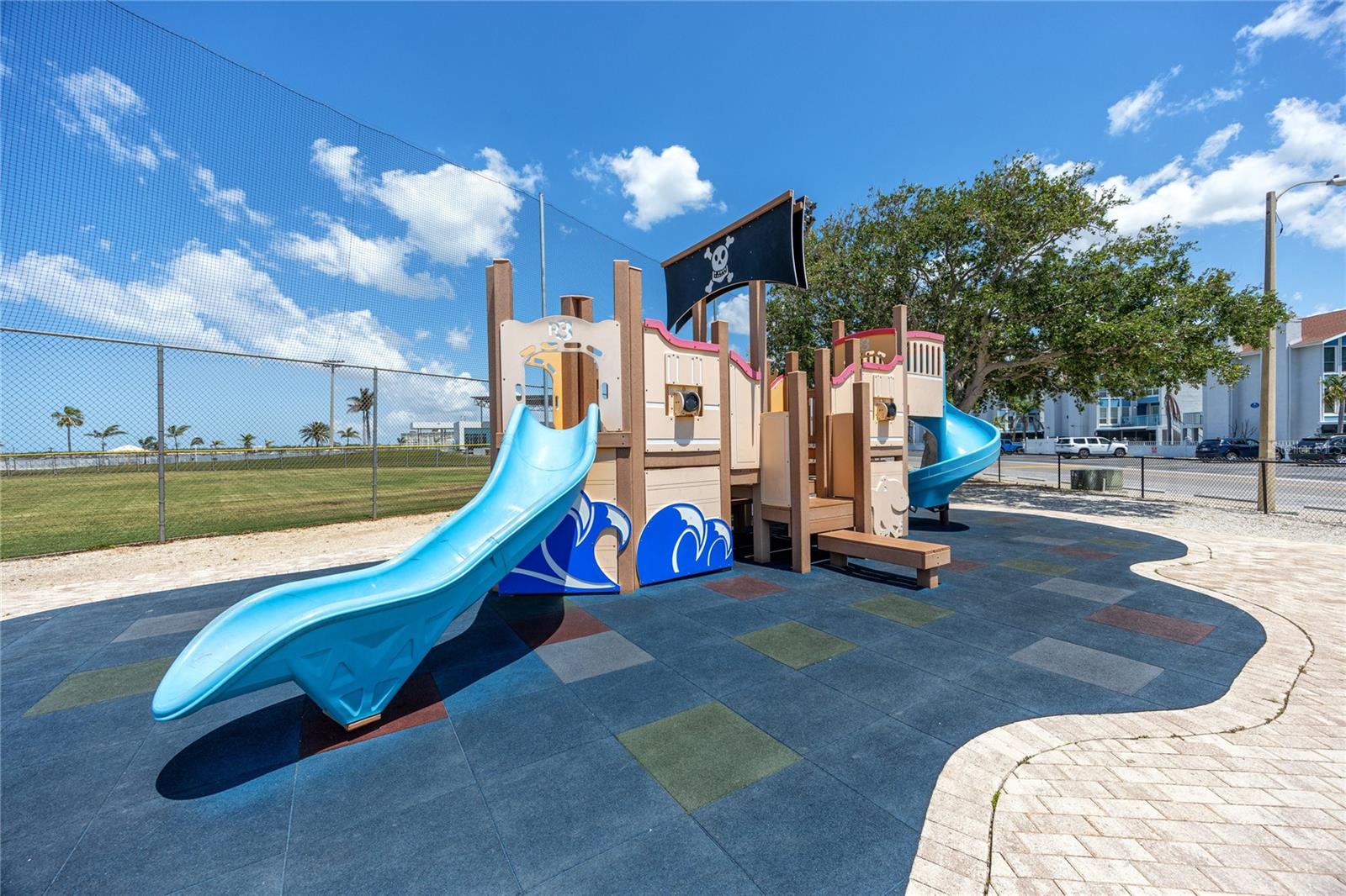 159 MEDALLION BLVD #F, MADEIRA BEACH, FL — photo 43