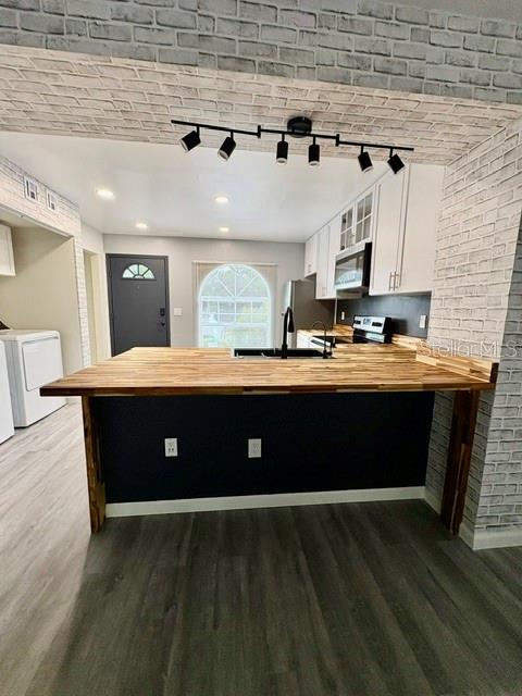 3204 BRIGADOON DR, CLEARWATER, FL — photo 11