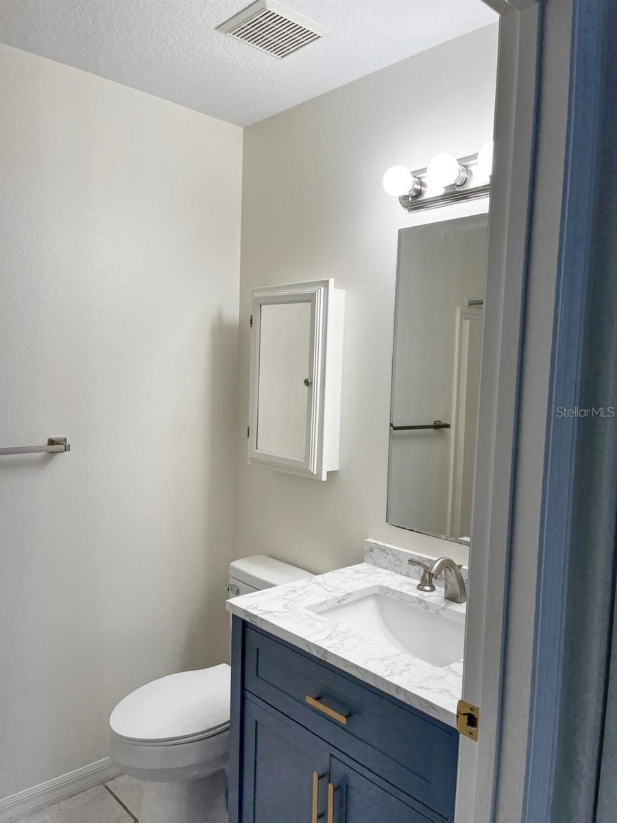 100 CHARLES DR, NOKOMIS, FL — photo 10