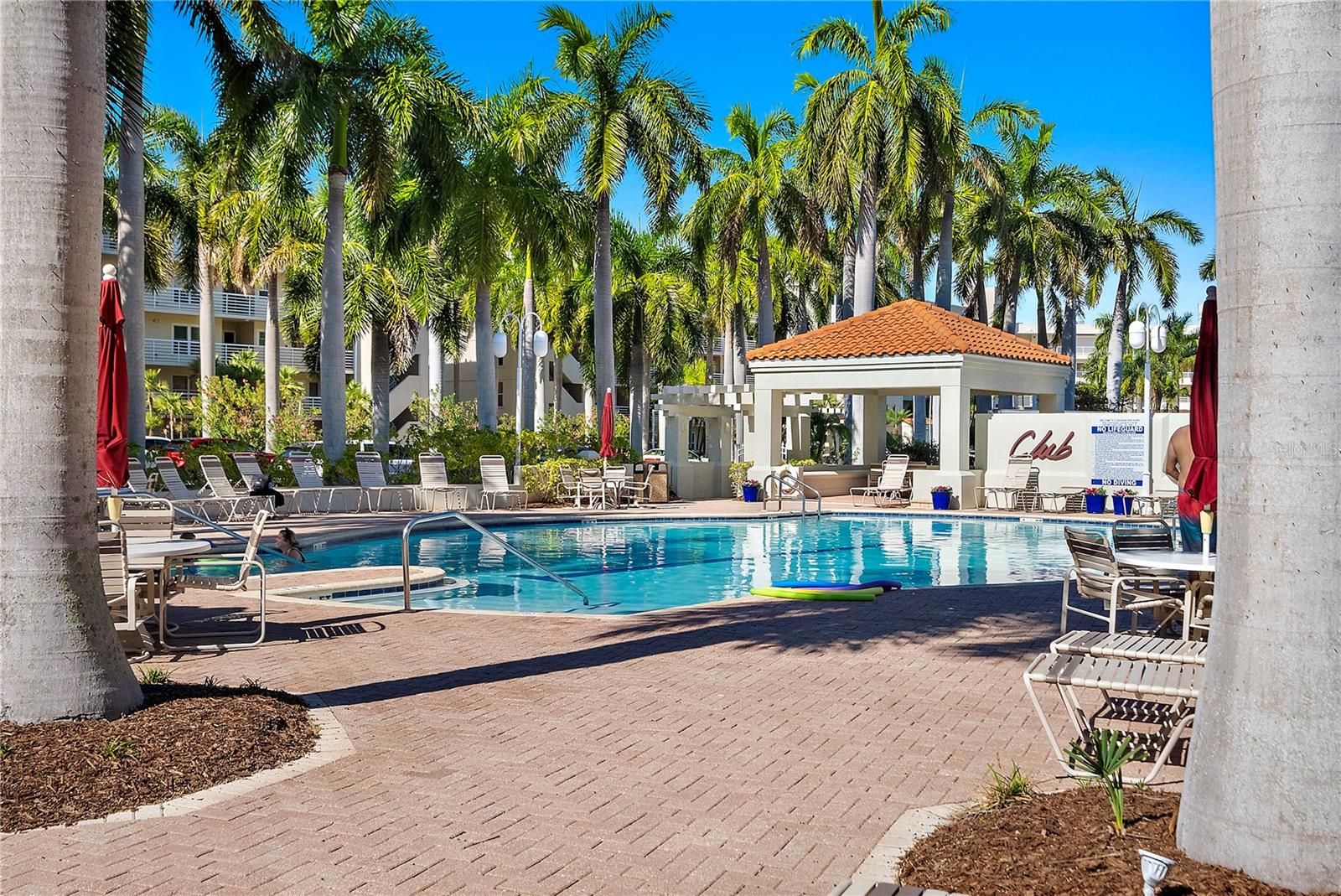 6085 BAHIA DEL MAR CIR #272, ST PETERSBURG, FL — photo 3
