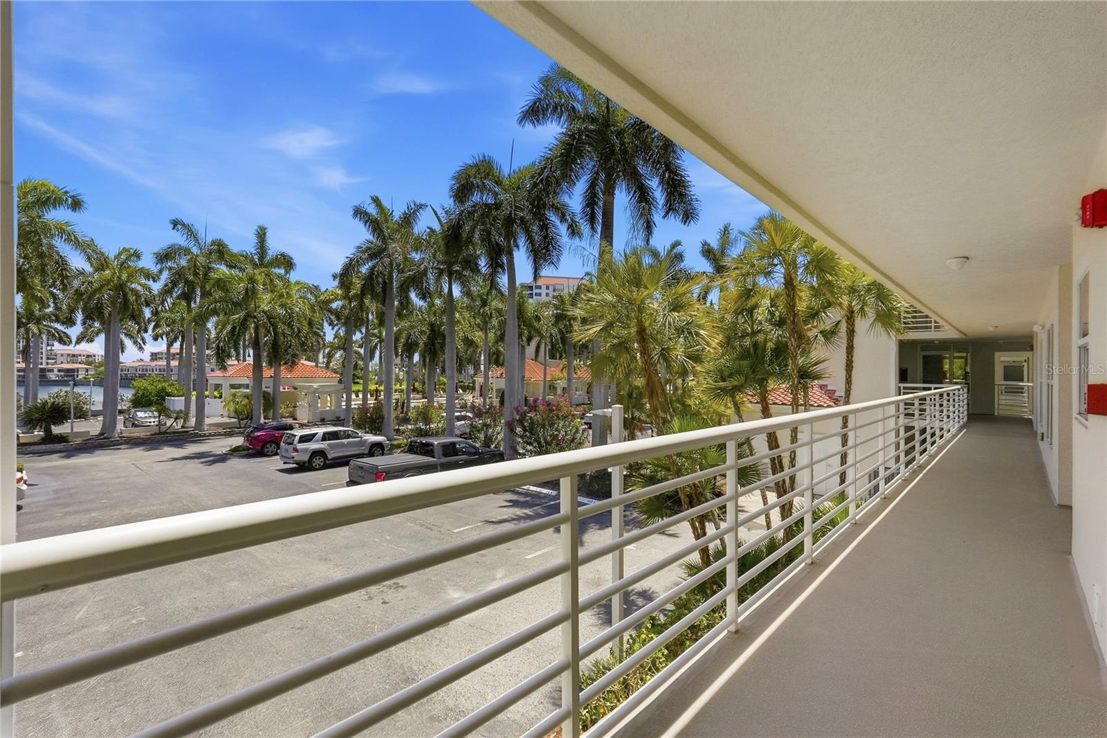 6085 BAHIA DEL MAR CIR #272, ST PETERSBURG, FL — photo 27