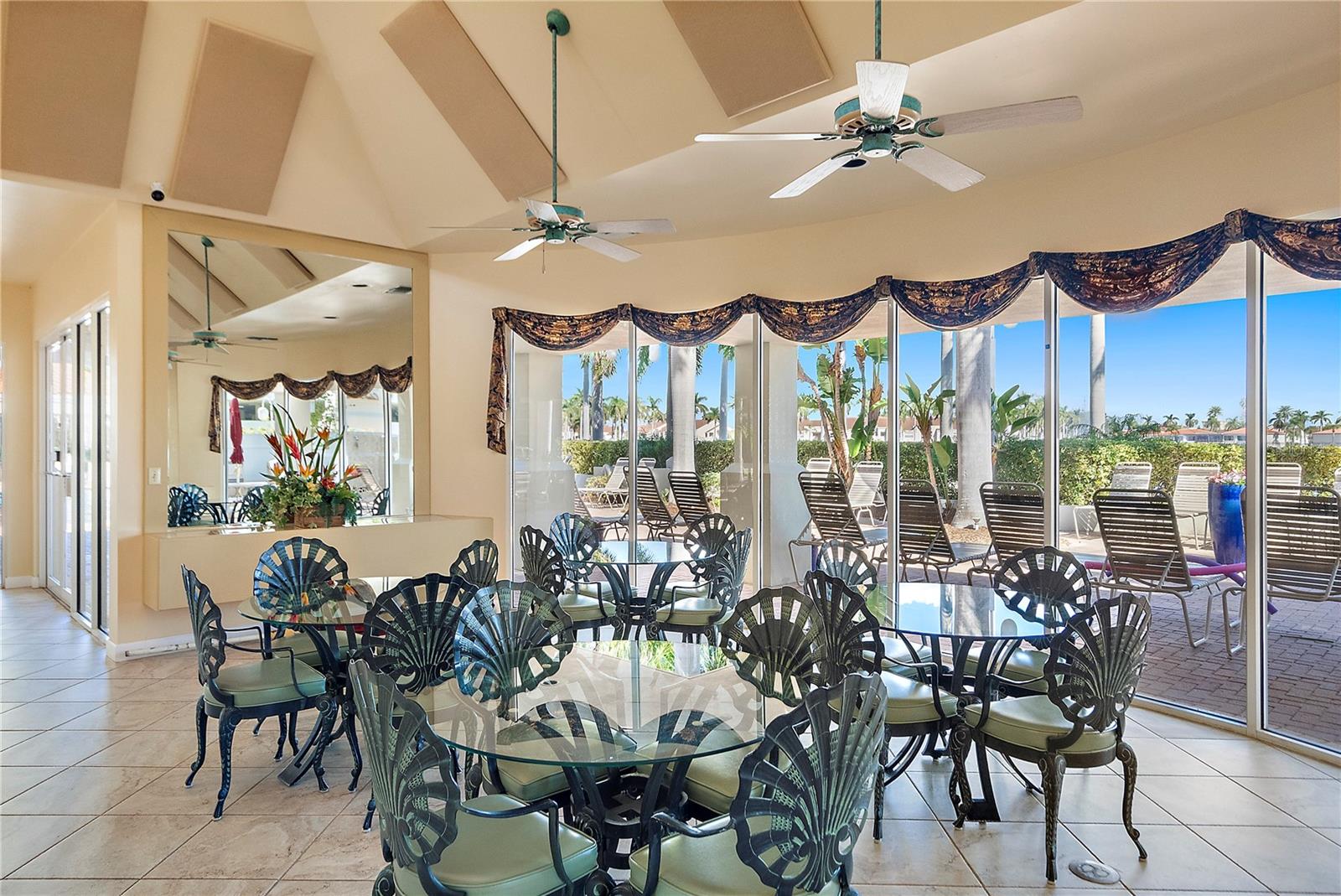 6085 BAHIA DEL MAR CIR #272, ST PETERSBURG, FL — photo 38