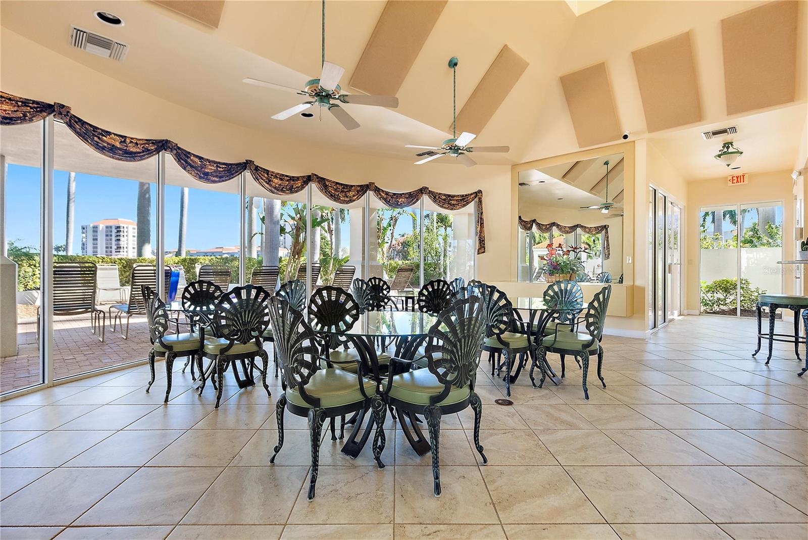 6085 BAHIA DEL MAR CIR #272, ST PETERSBURG, FL — photo 39