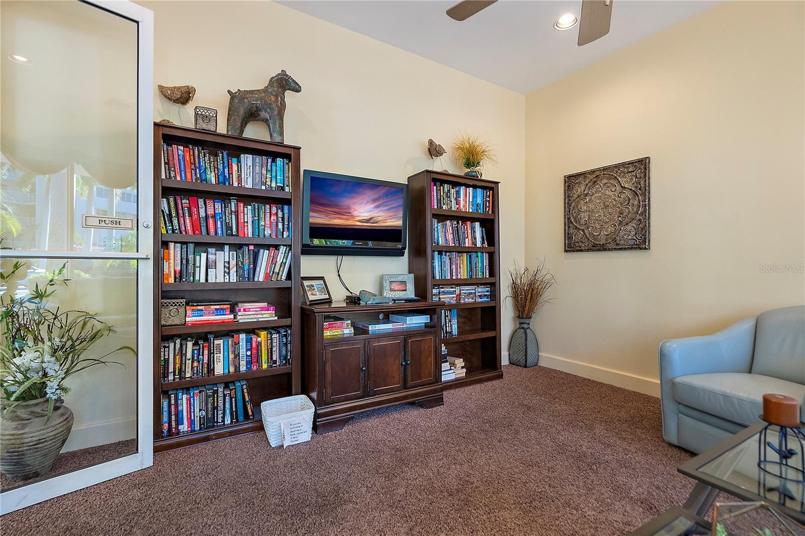 6085 BAHIA DEL MAR CIR #272, ST PETERSBURG, FL — photo 42