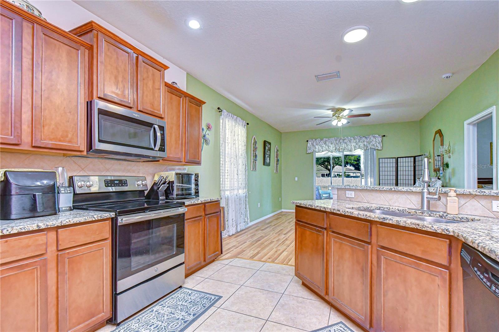 6252 TWIN BRIDGES DR, ZEPHYRHILLS, FL — photo 9