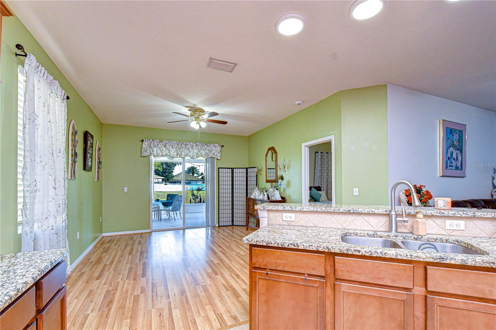 6252 TWIN BRIDGES DR, ZEPHYRHILLS, FL — photo 10