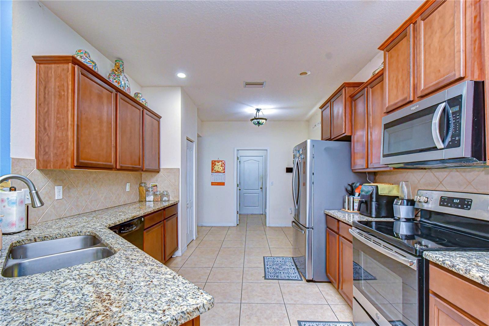 6252 TWIN BRIDGES DR, ZEPHYRHILLS, FL — photo 11