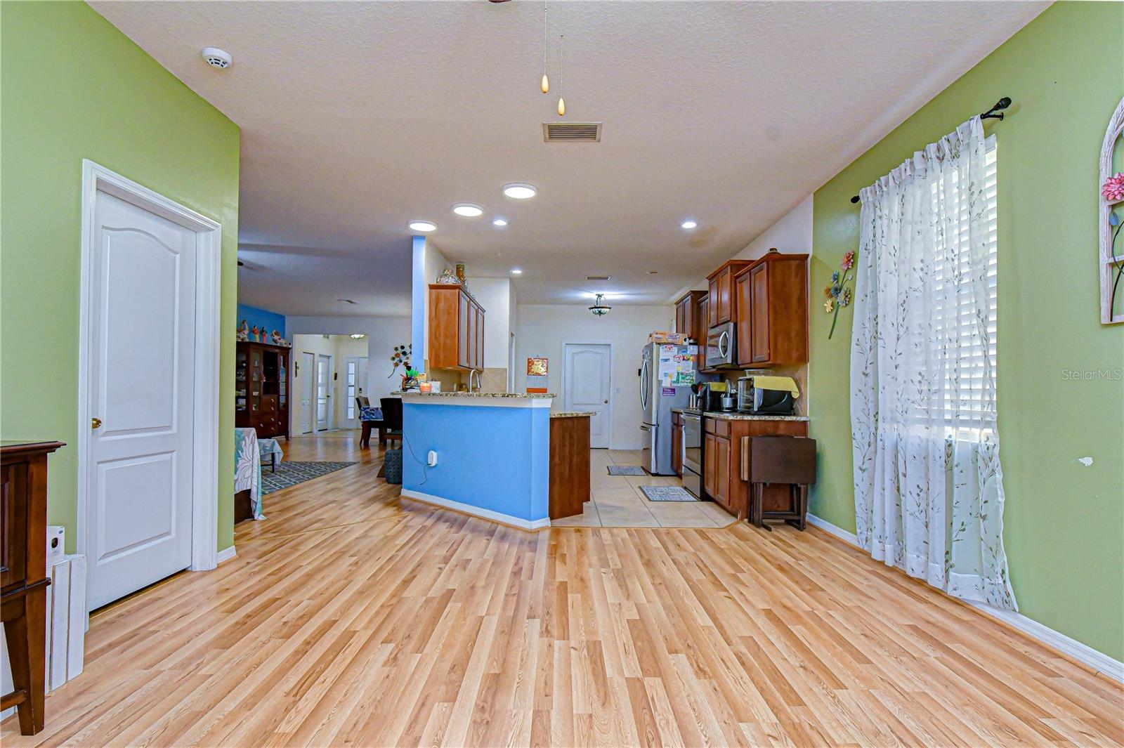 6252 TWIN BRIDGES DR, ZEPHYRHILLS, FL — photo 15