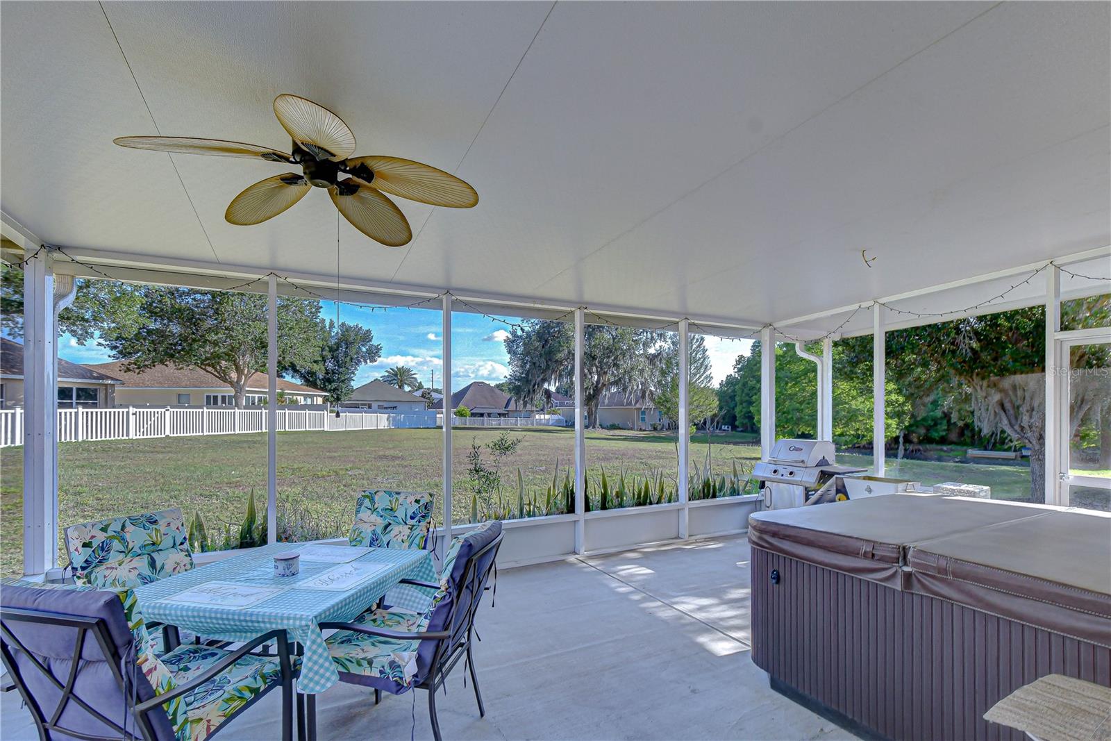 6252 TWIN BRIDGES DR, ZEPHYRHILLS, FL — photo 35