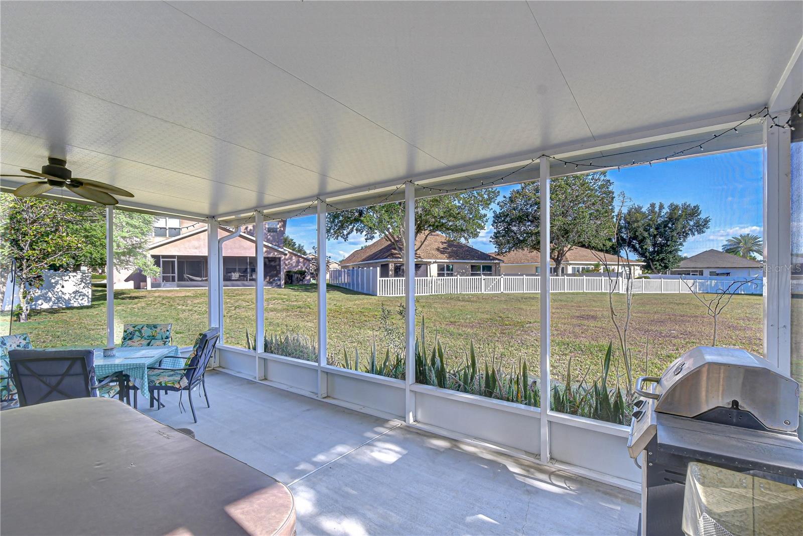 6252 TWIN BRIDGES DR, ZEPHYRHILLS, FL — photo 37