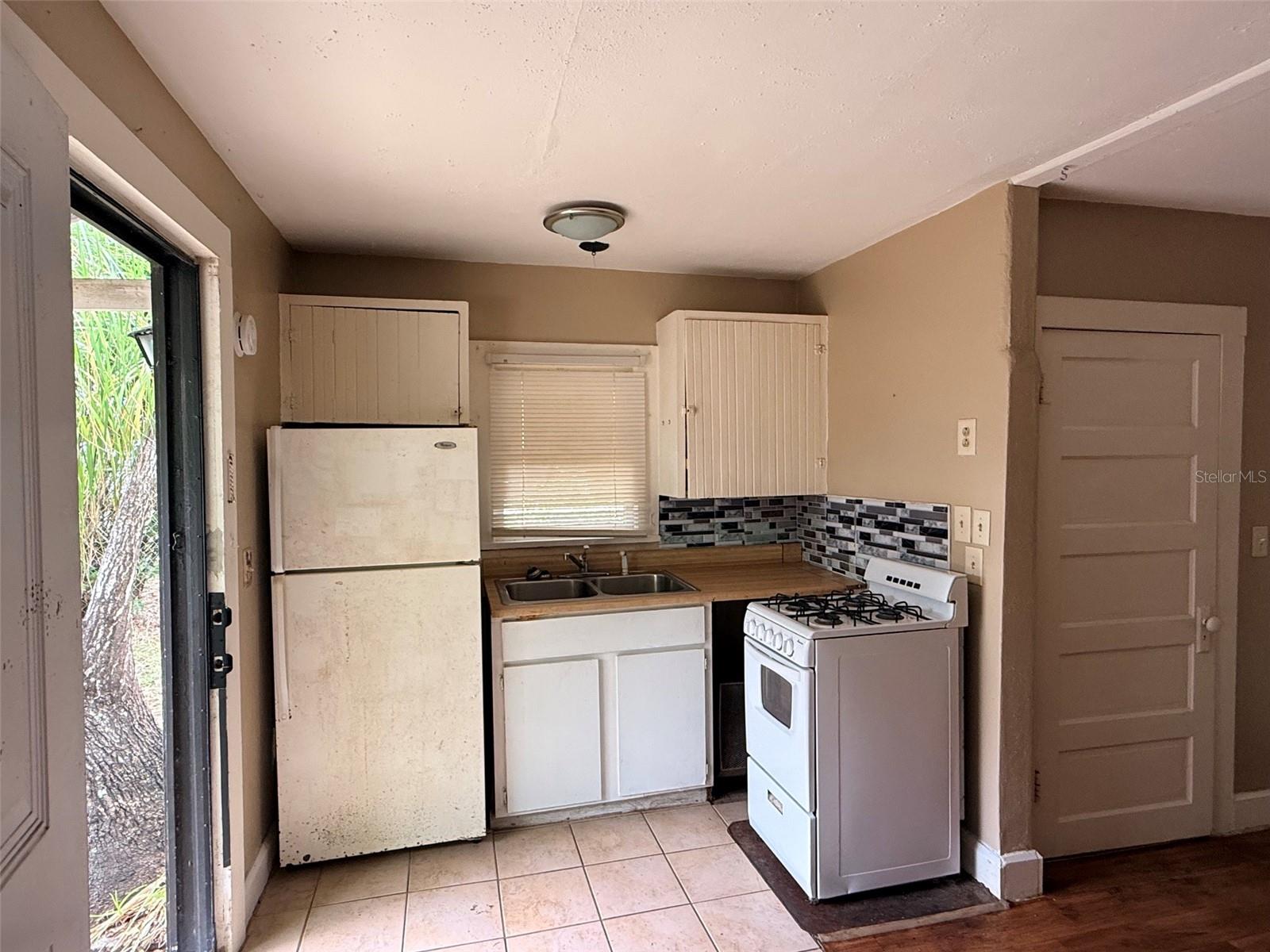 1648 27TH AVE N #2, ST PETERSBURG, FL — photo 5