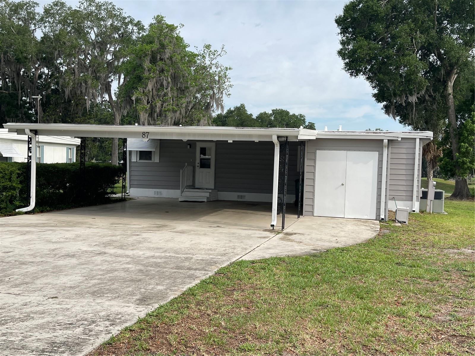 87 N BOBWHITE ROAD, WILDWOOD, FL — photo 2