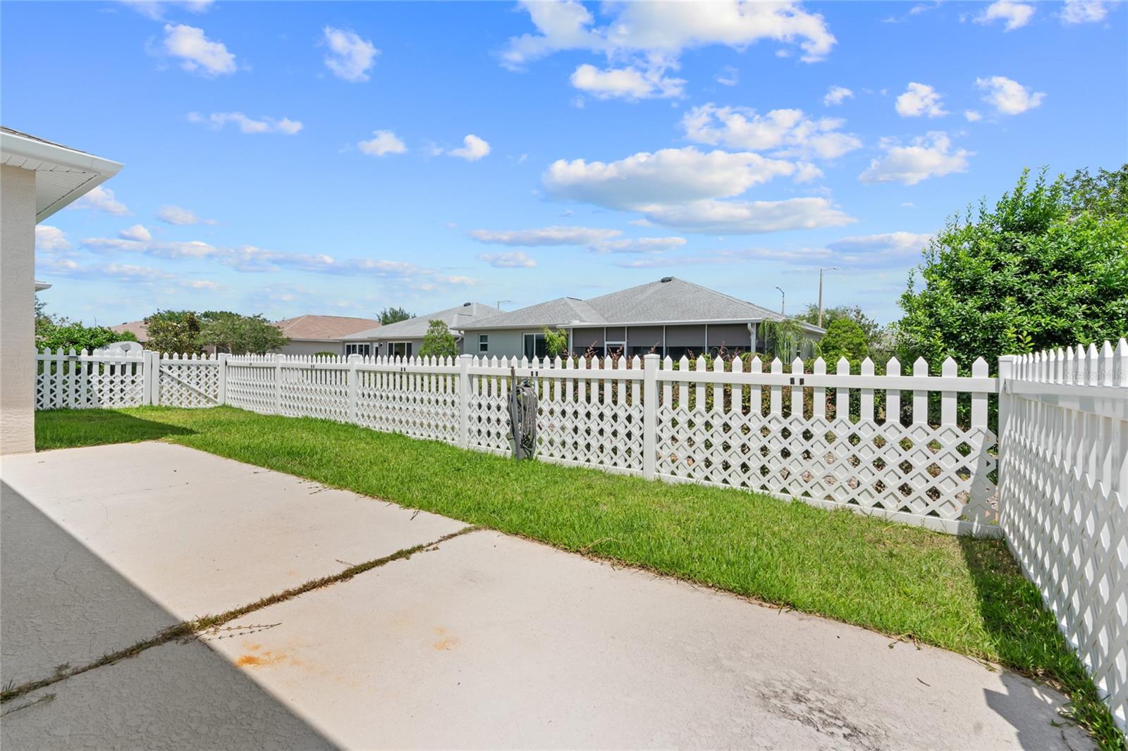8865 SW 100TH AVE, OCALA, FL — photo 32