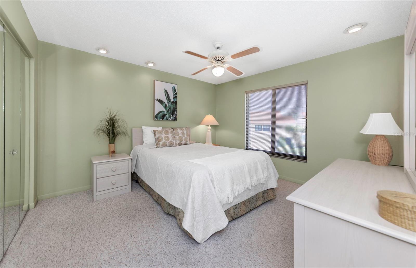 5650 ESCONDIDA BLVD S, ST PETERSBURG, FL — photo 29