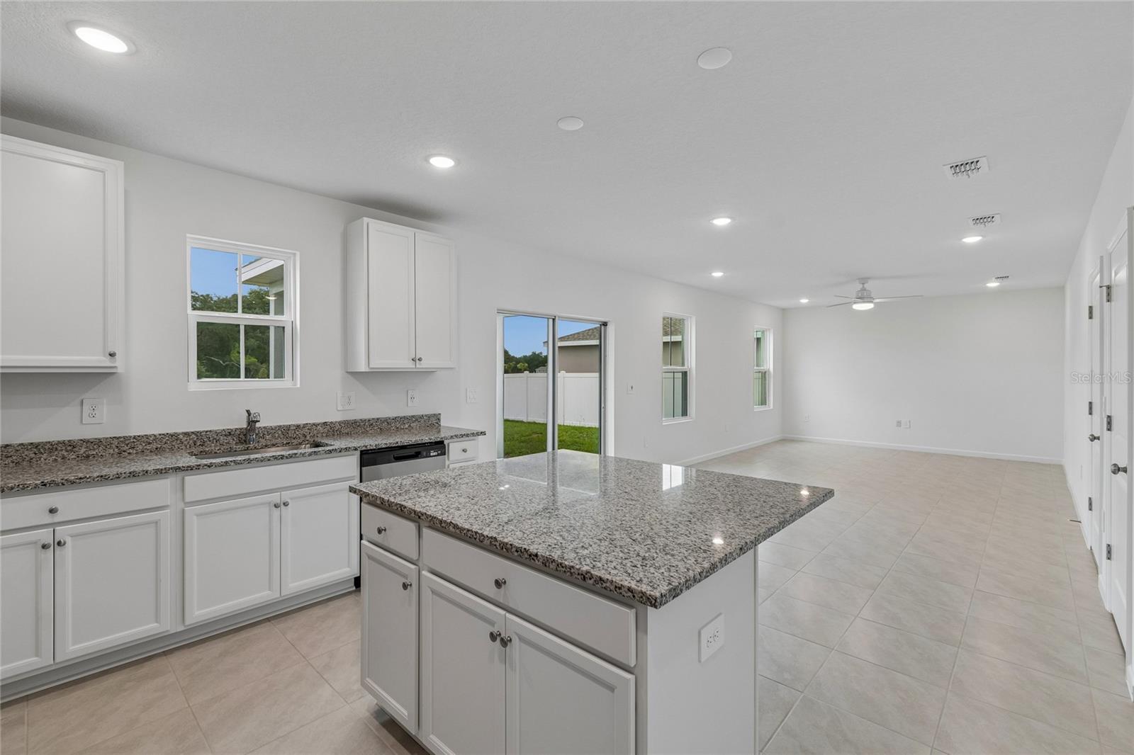 3139 REIN AVE, DAVENPORT, FL — photo 2